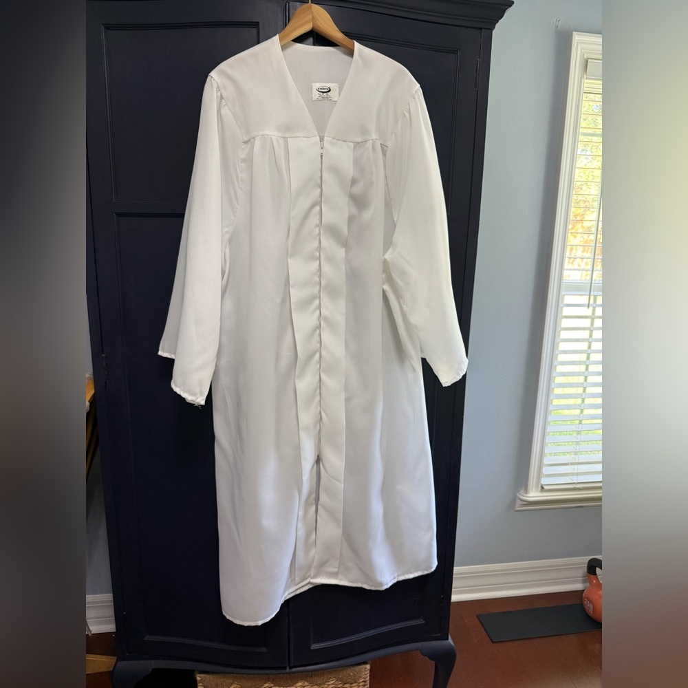 White Jostens Polyester Graduation Gown with Cap